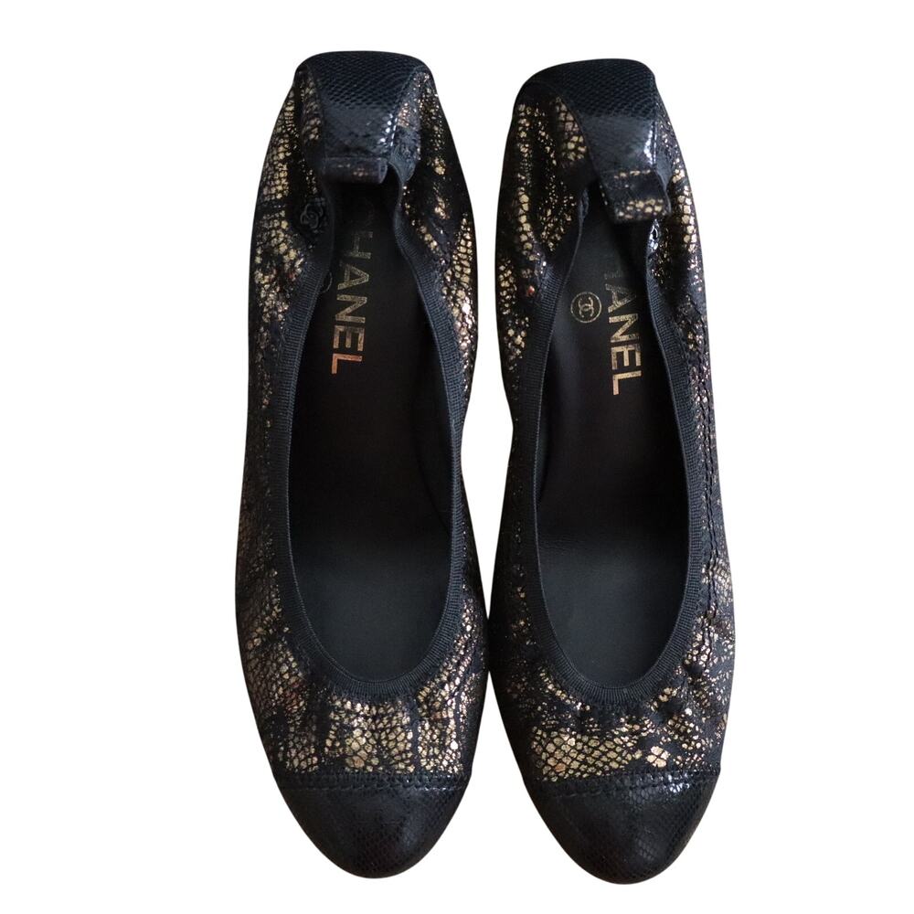 Chanel Black Gold Lace Stretch Spirit Heels Interlock CC Karl Collection US 9 40 - Picture 7 of 14